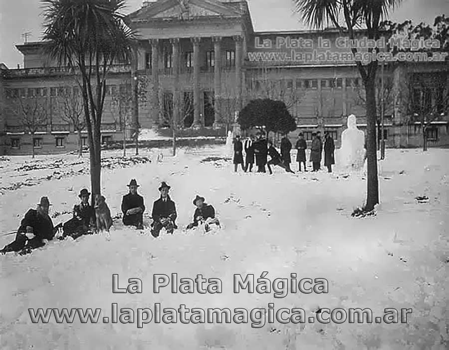 Nevada del año 1918 en La Plata. Museo.