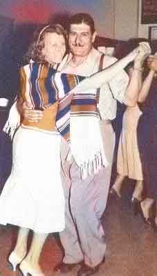 Mis Padres bailando un tango.