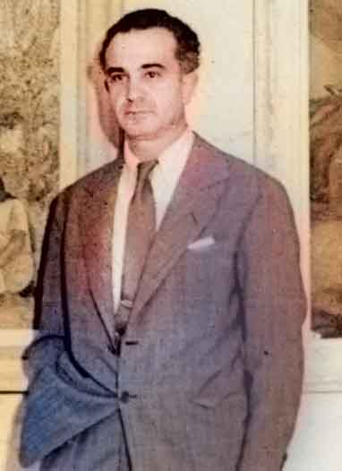 Francisco de Santo nace en Buenos Aires en 1901 y su familia se radica en La Plata, en 1906.