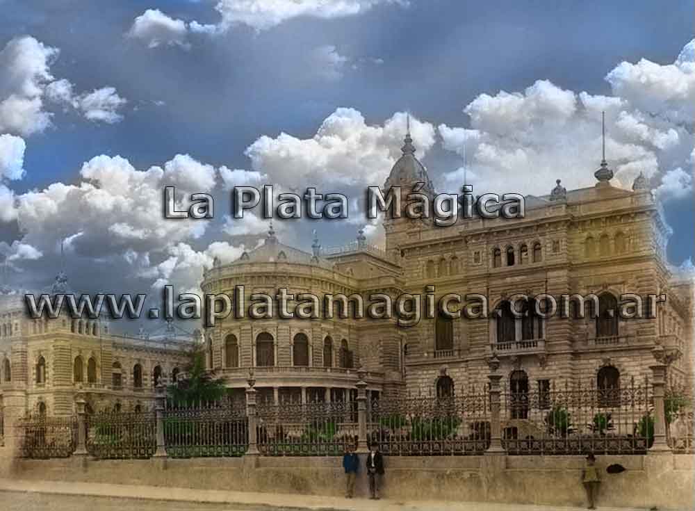 Parte trasera del palacio municipal de La Plata.
