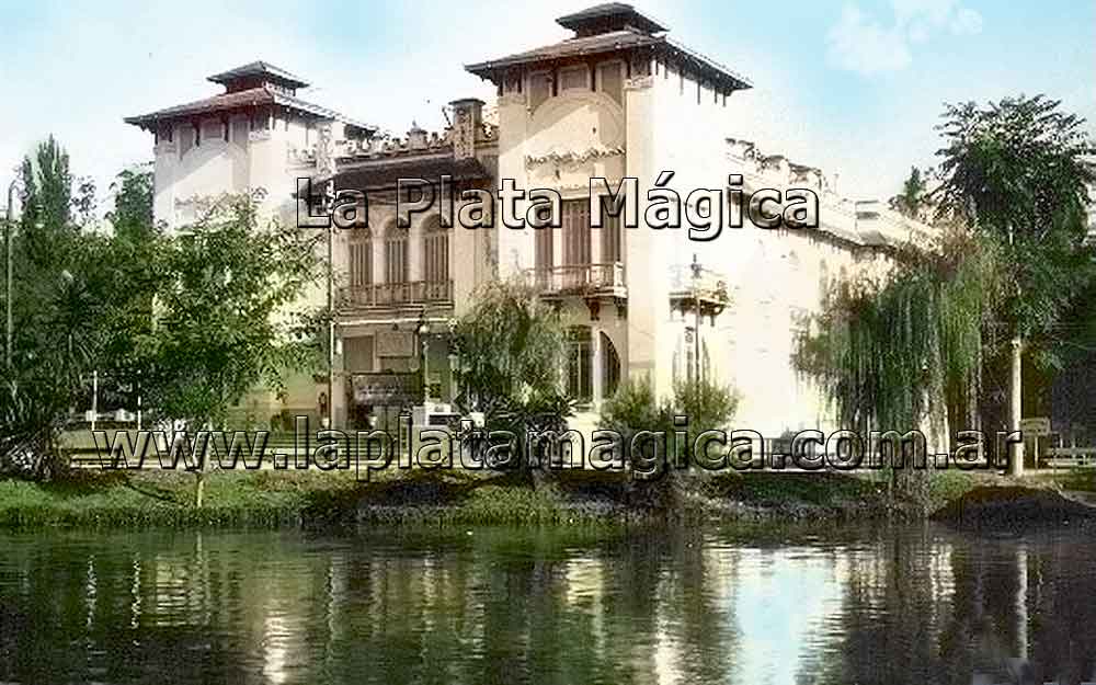 Vista del Teatro del Lago en el Paseo del Bosque“construido en 1913 y demolido en 1940.