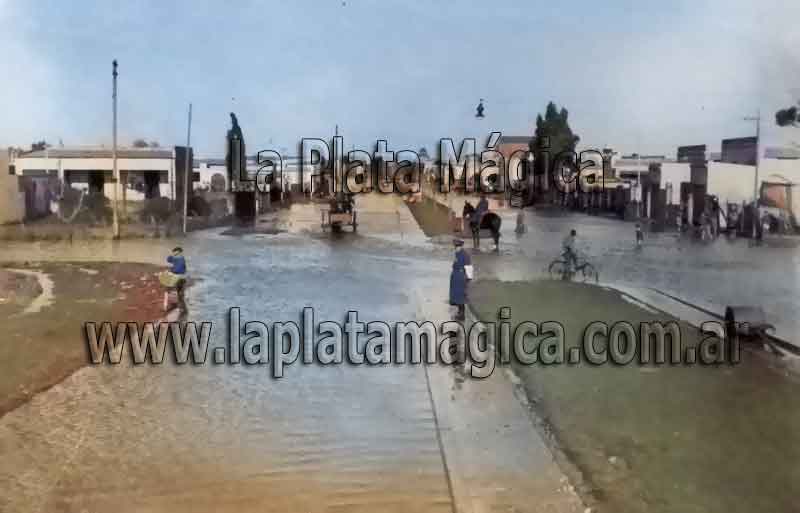 La avenida 13 y 39 mirando hacia el centro de la ciudad, después del vendaval del 17 de octubre de 1939.